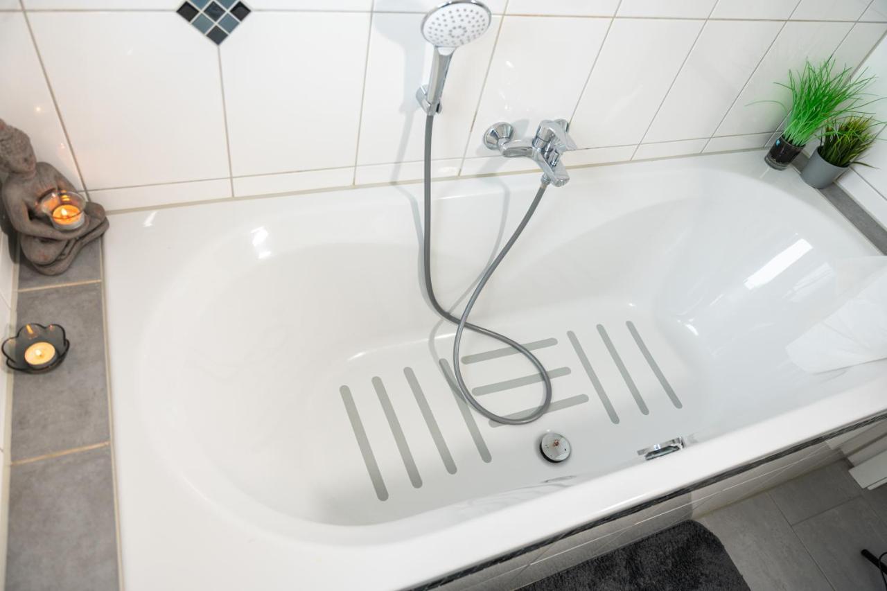 #2 Grosses Zimmer Mit Pool Und Garten Memmingen Exterior photo